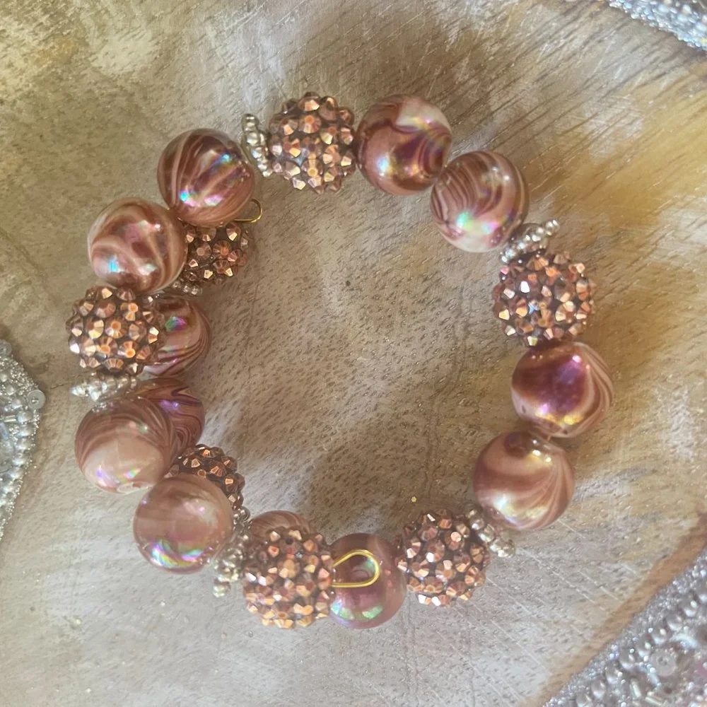 Glamour & Glitter Bracelet - Picture 3 of 4